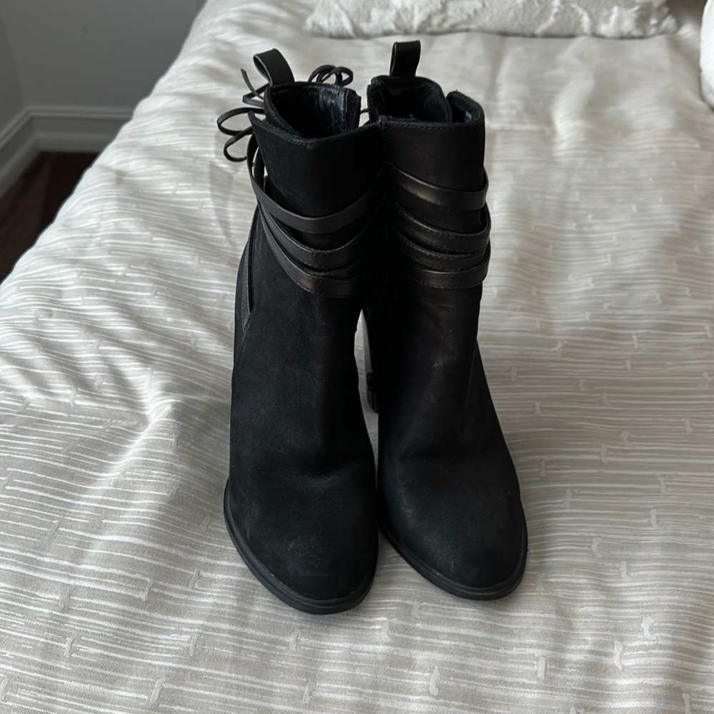 Steve Madden Gaybel black bootie size 8.5